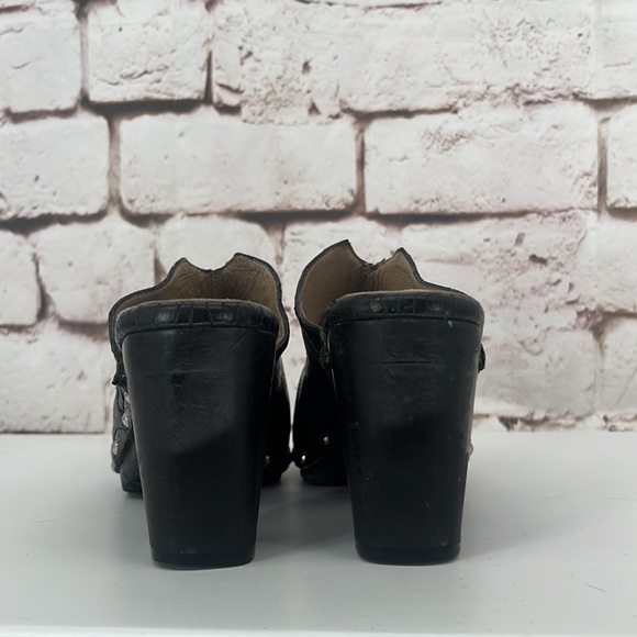 Salpy Handcrafted Leather Clogs, Size 7.5 - Picture 4 of 6